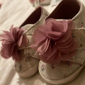 Carter’s baby girl shoes size 0-3 months
